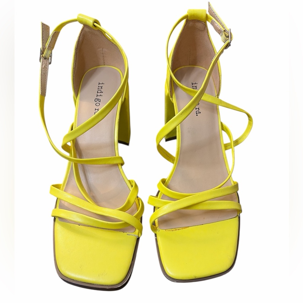 Indigo rd. Irarchar Strappy Yellow Block Heels size 7.5 womens NWOT